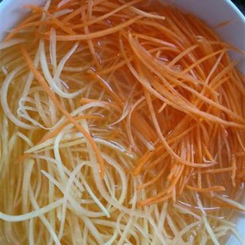 Cách làm gỏi đu đủ trộn tôm thịt