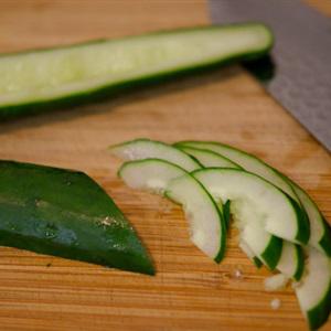 Cách làm gỏi dưa leo tai heo