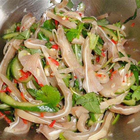 Cách làm gỏi dưa leo tai heo