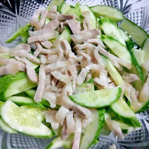 Cách làm gỏi dưa leo thịt ba chỉ