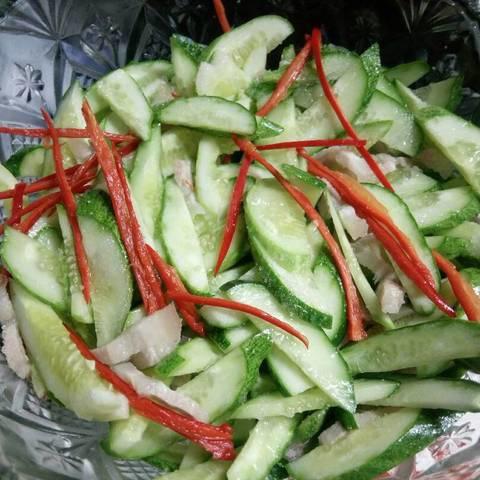 Cách làm gỏi dưa leo thịt ba chỉ