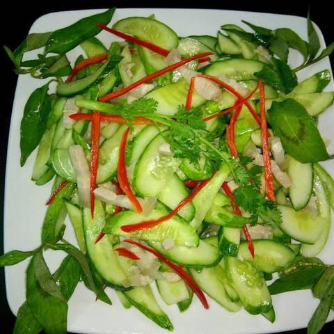Cách làm gỏi dưa leo thịt ba chỉ