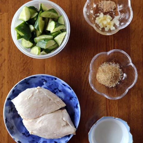 Cách làm gỏi gà dưa leo