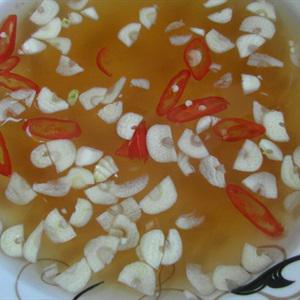 Cách làm gỏi gà rau răm