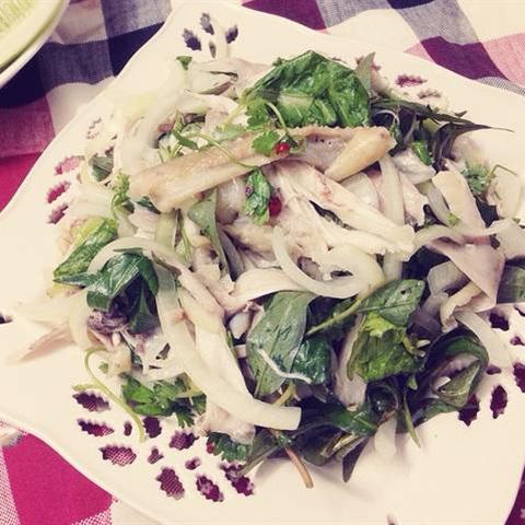 Cách làm gỏi gà rau thơm