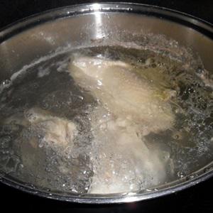 Cách làm gỏi gà xé tứ vị