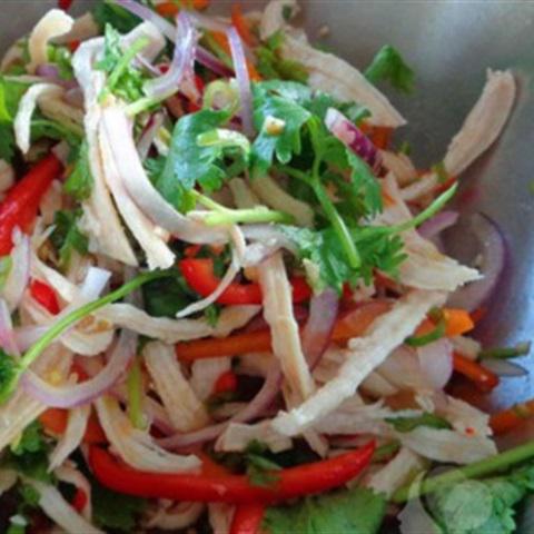 Cách làm gỏi gà xé tứ vị