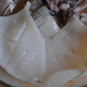 Cách làm gỏi hoa chuối trộn mực