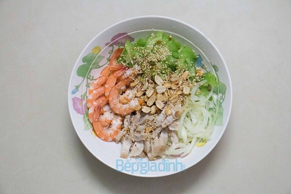 Gỏi khổ qua tôm thịt