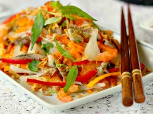 Gỏi kiệu chua tôm khô