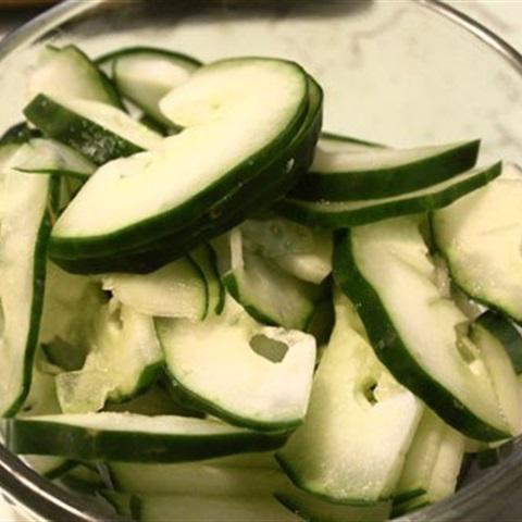 Cách làm gỏi mực kiểu Thái