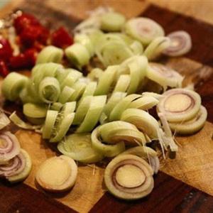 Cách làm gỏi mực kiểu Thái