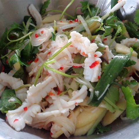 Cách làm gỏi mực táo xanh