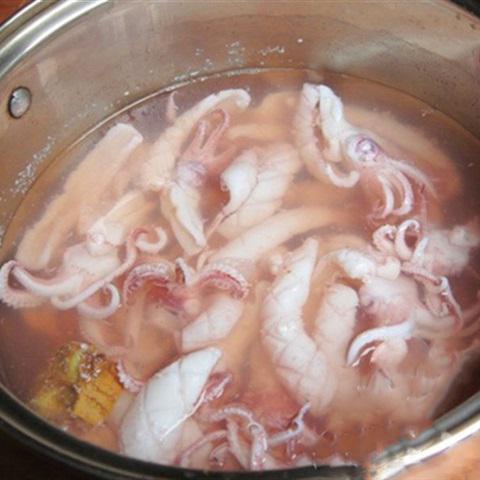 Cách làm gỏi mực xoài xanh