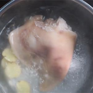 Cách làm gỏi ổi tai heo