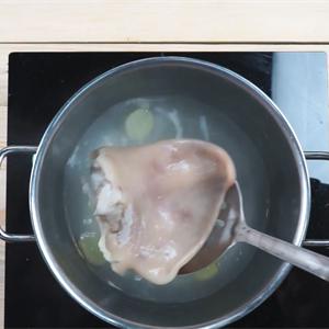 Cách làm gỏi ổi tai heo