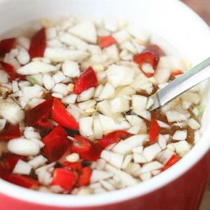 Cách làm gỏi rau muống tôm thịt