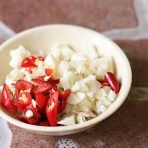 Cách làm gỏi rau muống tôm thịt