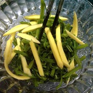 Cách làm gỏi rau muống trộn xoài