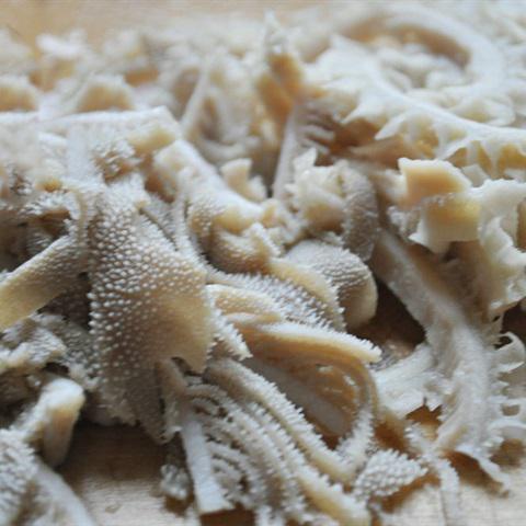 Cách làm gỏi sách bò nguy hiểm