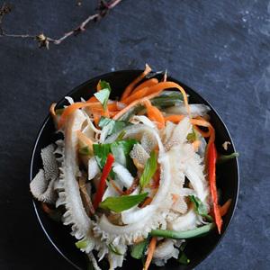 Cách làm gỏi sách bò nguy hiểm