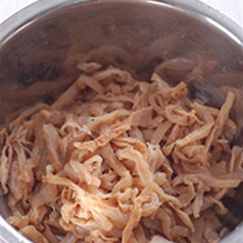 Cách làm gỏi sứa giòn giòn