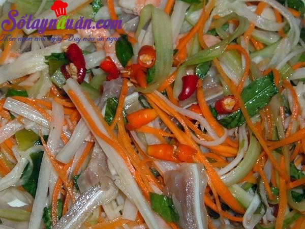 Gỏi tai heo chua ngọt đơn giản ăn là thích