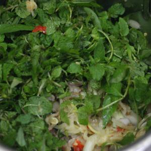 Cách làm gỏi tai heo chua ngọt