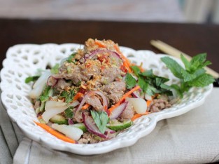 Gỏi thịt bò cay