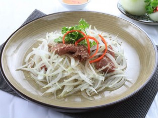 Gỏi thịt bò hành tây