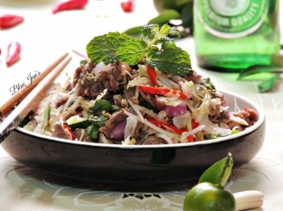 Gỏi thịt bò trộn sả chua ngọt