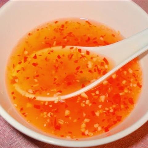 Cách làm gỏi thịt gà rau răm