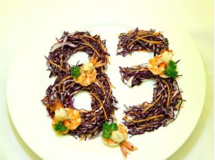 Gỏi tôm bắp cải tím