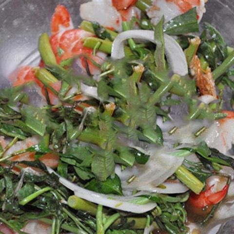 Cách làm gỏi tôm ra nhút