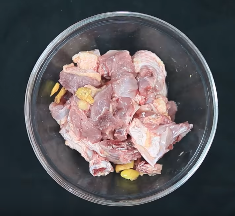 Gỏi tôm xoài thanh mát, lạ miệng đưa cơm