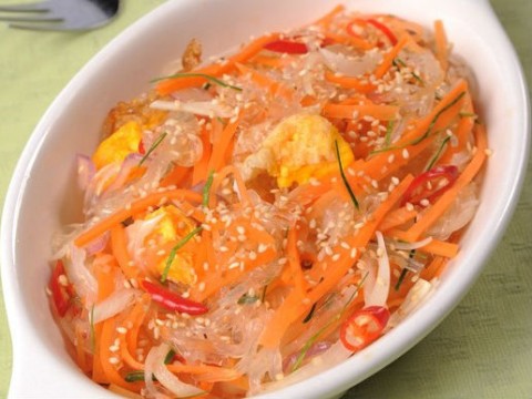 Gỏi trứng gà kiểu Thái