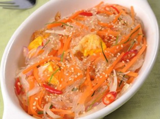 Gỏi trứng gà kiểu Thái