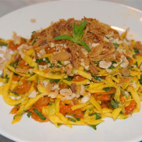 Cách làm gỏi xoài cá trê