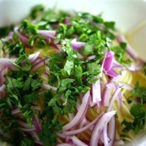 Cách làm gỏi xoài chua ngọt