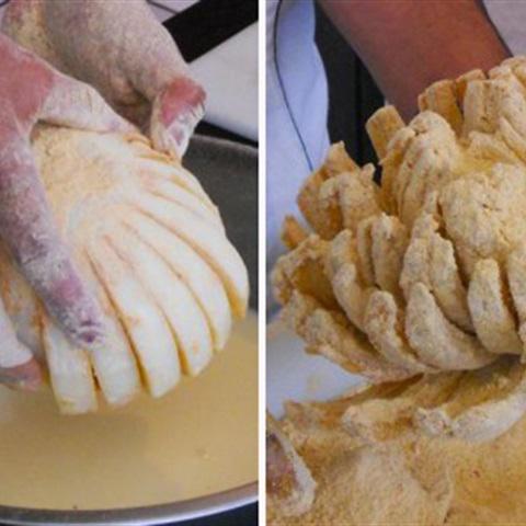 Cách làm hành tây chiên hình hoa