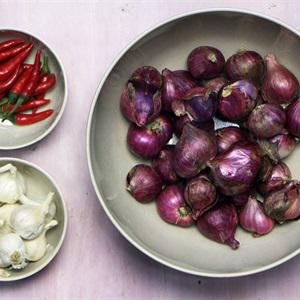 Cách làm hành tím ngâm chua ngọt