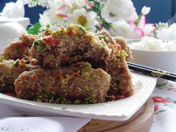 Hấp dẫn với món sườn non rang thính