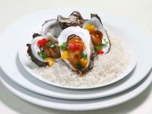 Hàu nướng muối sốt ớt cay