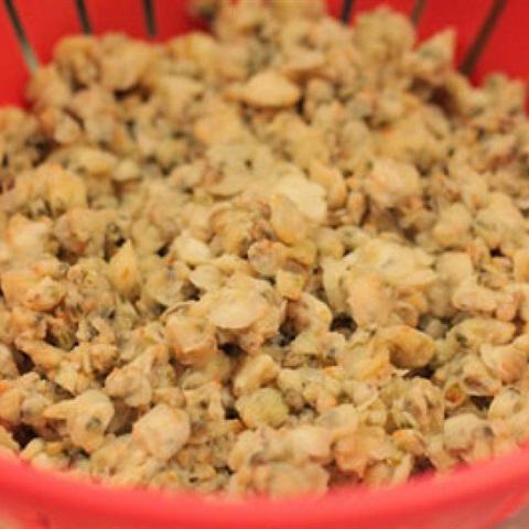 Cách làm hến xào lá lốt