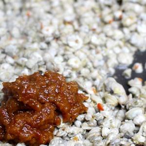 Cách làm hến xúc bánh đa