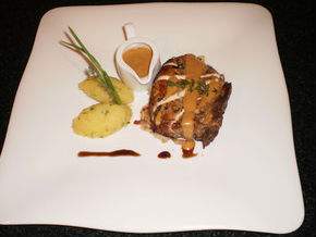 Heo nướng sốt nấm