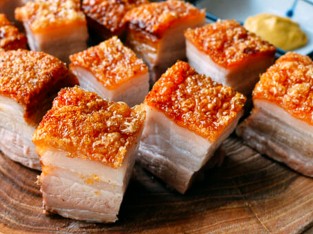 Heo quay giòn ruộm cho cuối tuần