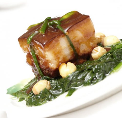 Heo quay hầm hạt sen