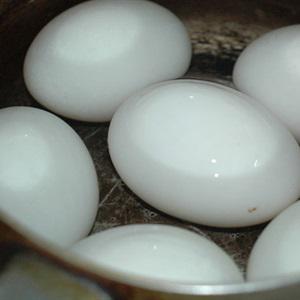 Cách làm heo quay kho trứng