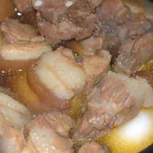 Cách làm heo quay kho trứng